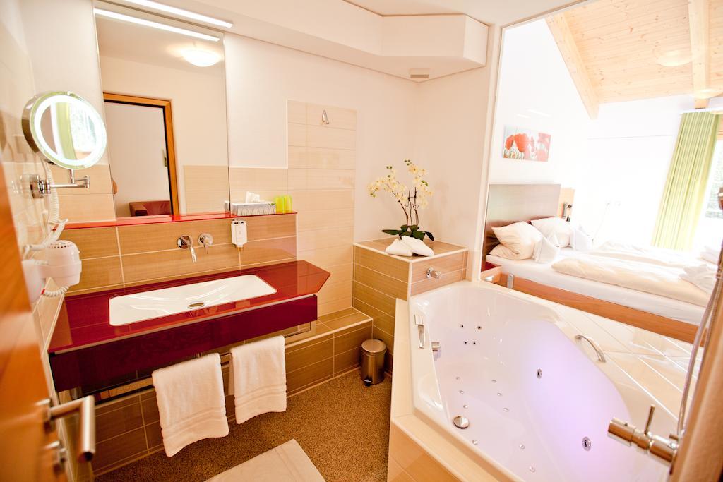 Hotel Und Appartementhof Waldeck Bad Fussing Phòng bức ảnh